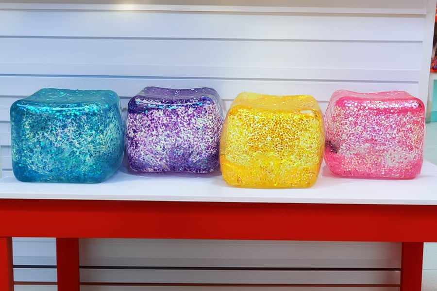 GLITTER CUBE SQUISHY